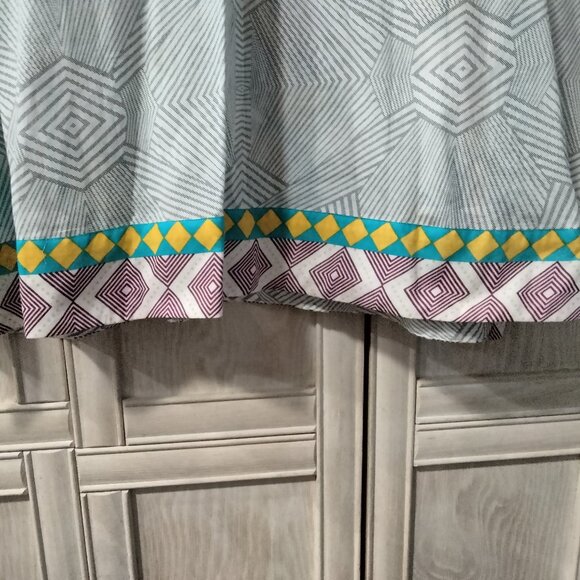 Indian Style Pakistani Suit, of Pants, Dress, and Dupatta, Size Small - Picture 9 of 14